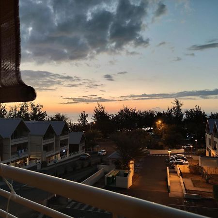 Апартаменти Location Saisonniere Meublee F2 St Leu Face Ocean A 1 Min Plage Сен-Ле Екстер'єр фото