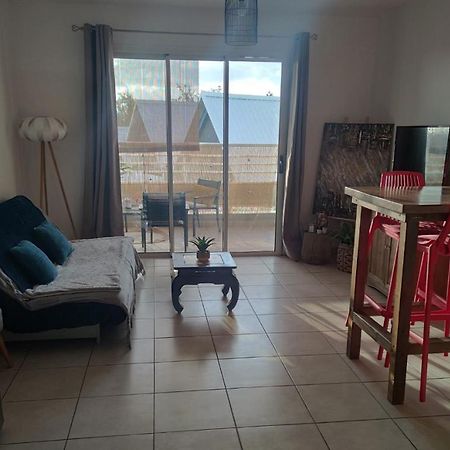 Апартаменти Location Saisonniere Meublee F2 St Leu Face Ocean A 1 Min Plage Сен-Ле Екстер'єр фото